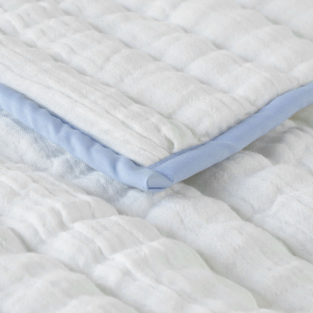 Handmade cotton quilt, this breathable comforter provide lightweight warmth. Avalible in lap quilt, crib quilt. Queen and king sizes.